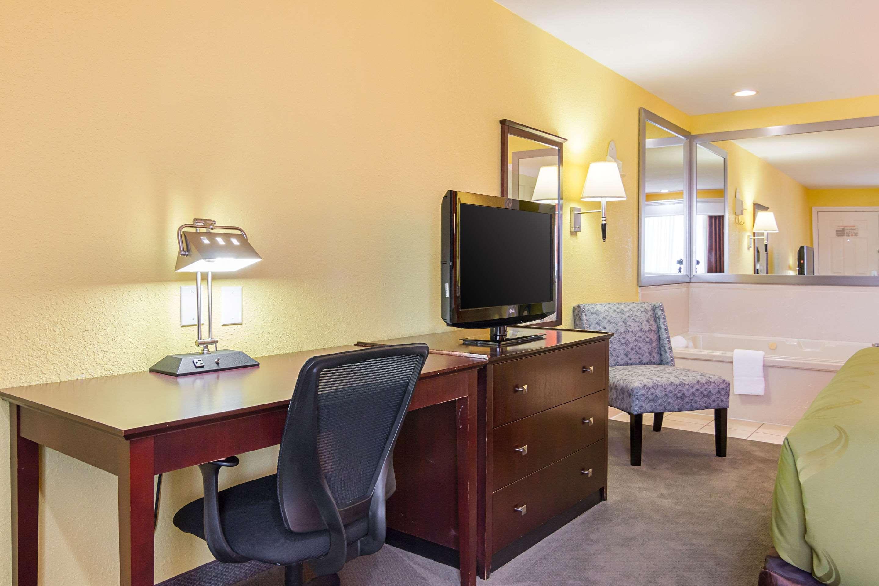Quality Inn Carthage Esterno foto